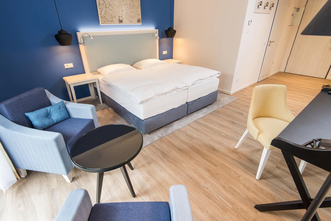 Boutique-Hotel Zur Alten Post 比苏姆 外观 照片