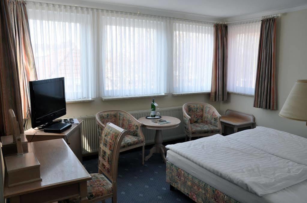 Boutique-Hotel Zur Alten Post 比苏姆 外观 照片