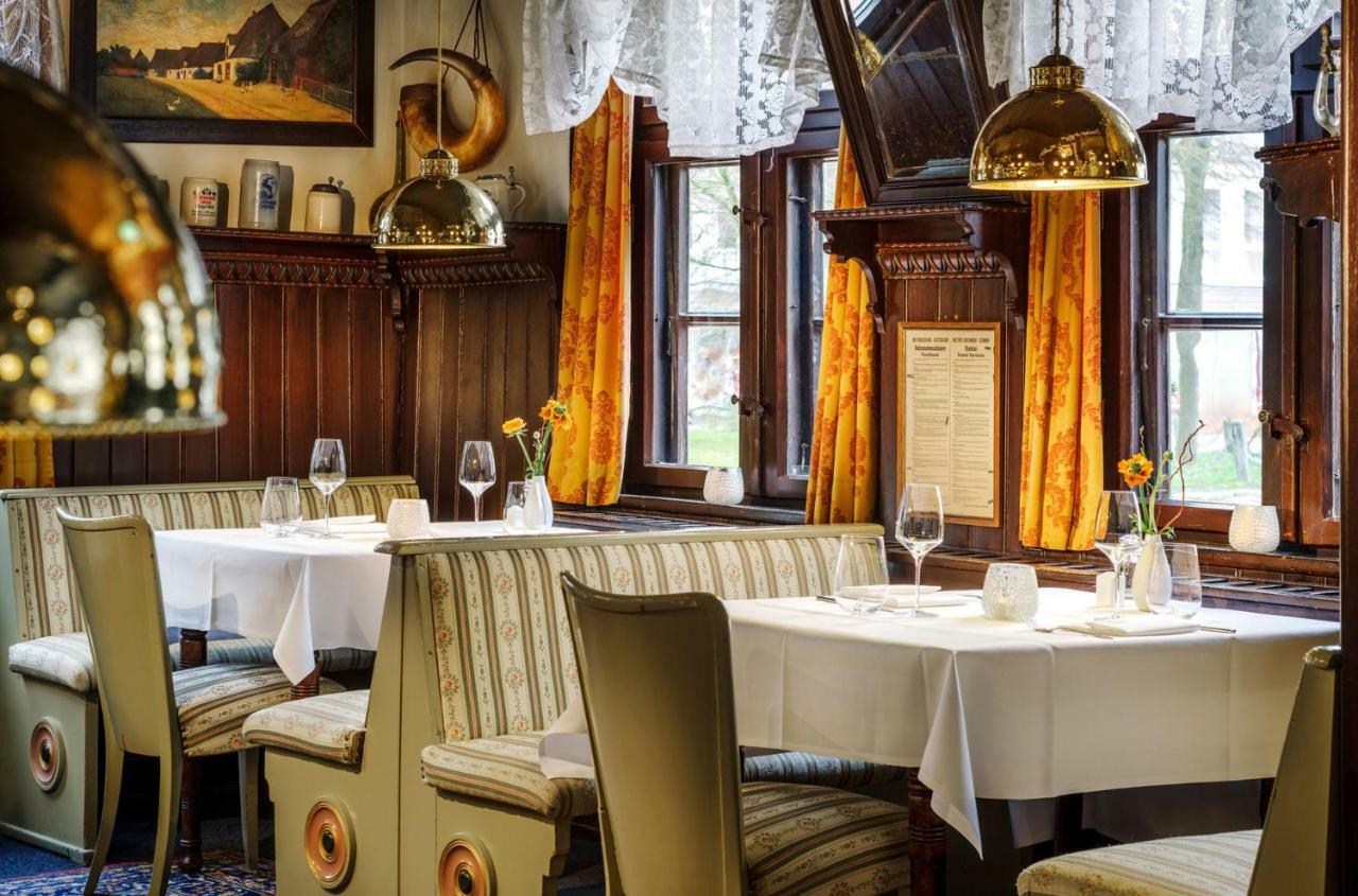 Boutique-Hotel Zur Alten Post 比苏姆 外观 照片